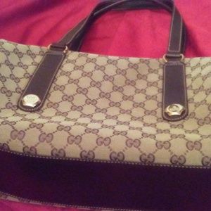 Gucci handbag like new.used couple hours to church